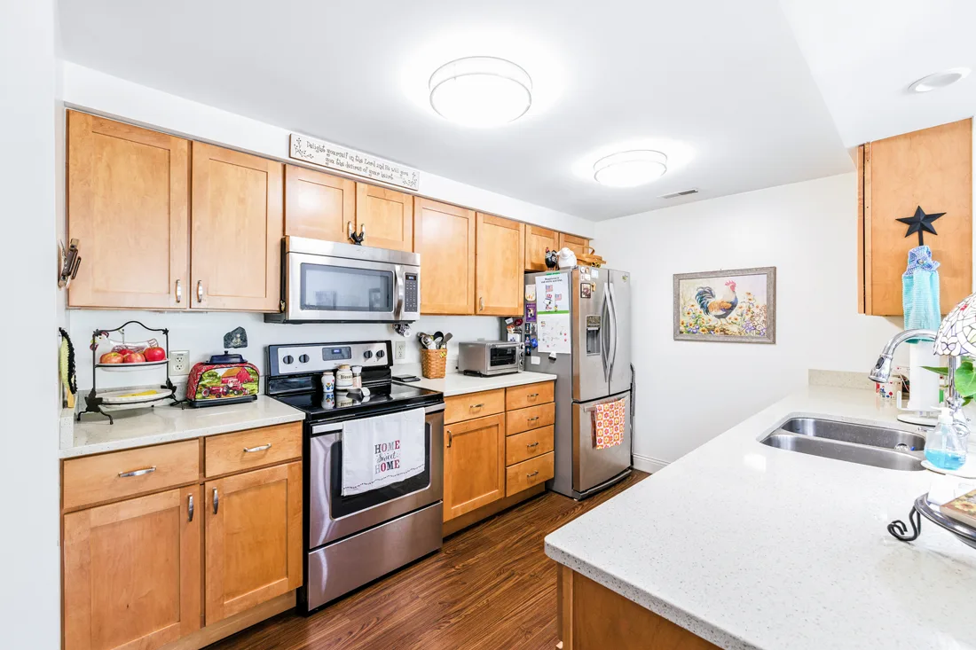 Full kitchen