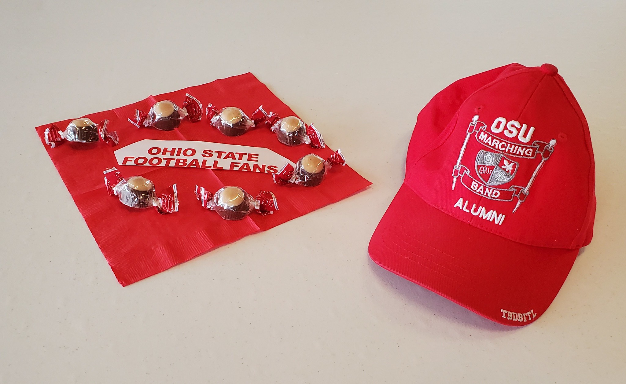 Ohio State buckeyes and hat
